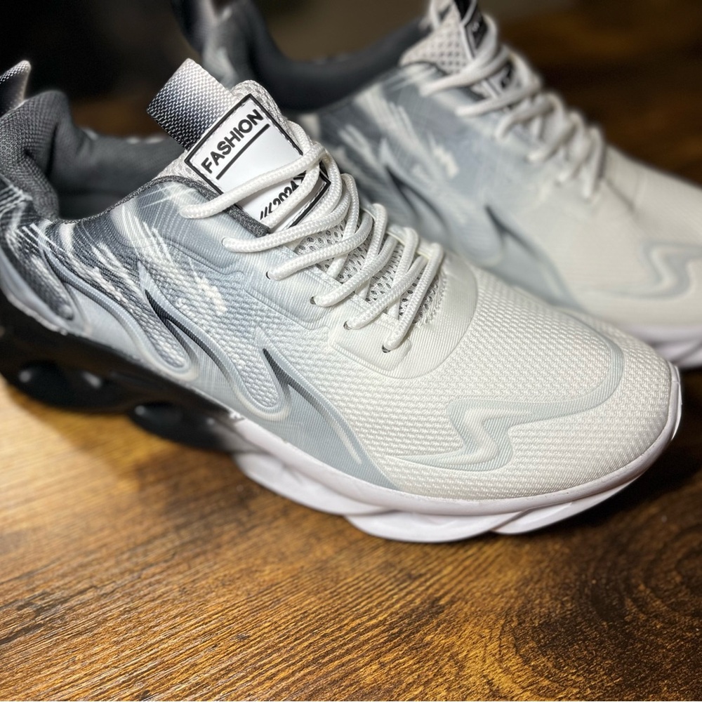 Fashion Men's White and Gray Athletic Shoes